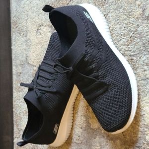 "Sketchers" slide on sneakers !